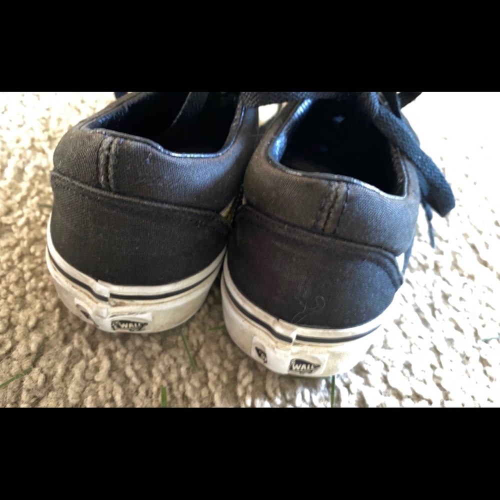 Vans - Picture 4 of 4